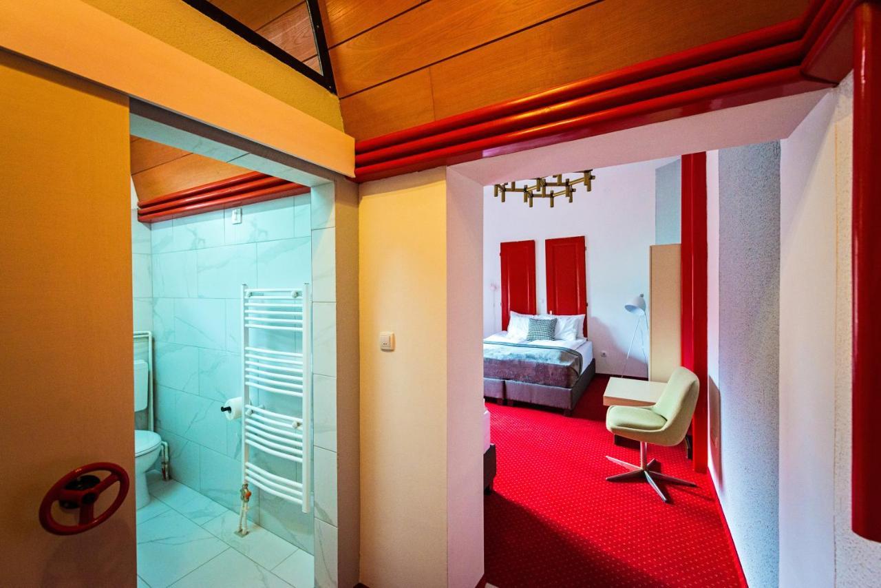 Pb Urban Garden Stay With Secured Parking Sremska Mitrovica Exterior photo