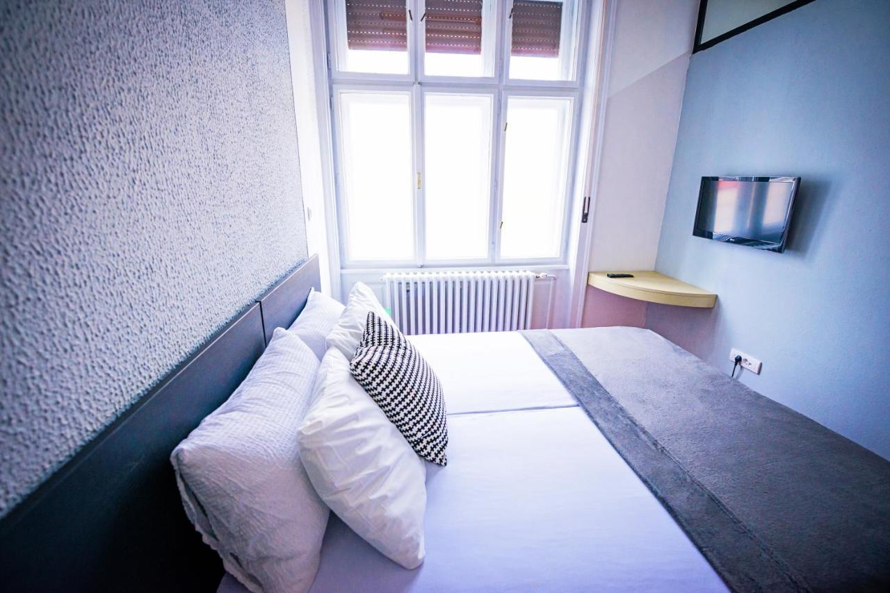 Pb Urban Garden Stay With Secured Parking Sremska Mitrovica Exterior photo