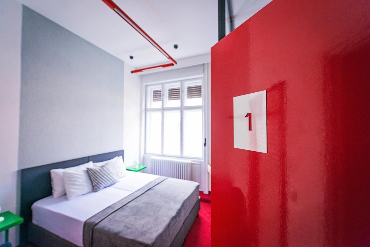 Pb Urban Garden Stay With Secured Parking Sremska Mitrovica Exterior photo