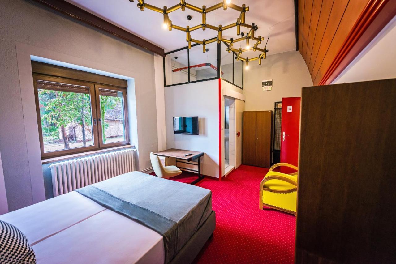 Pb Urban Garden Stay With Secured Parking Sremska Mitrovica Exterior photo