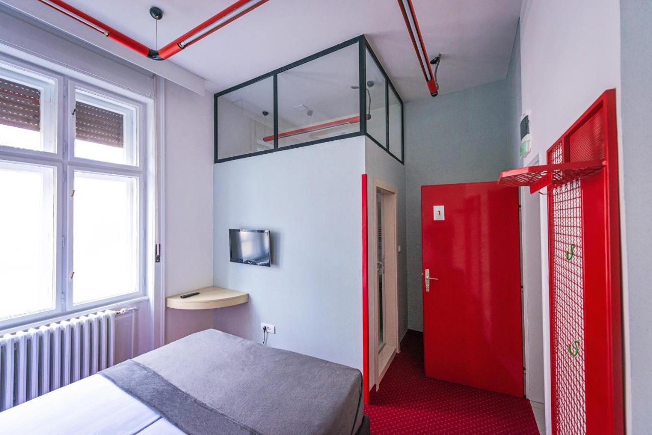 Pb Urban Garden Stay With Secured Parking Sremska Mitrovica Exterior photo